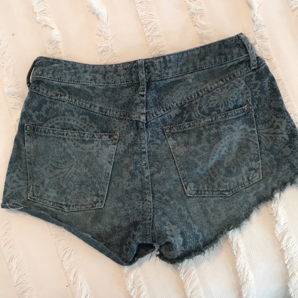 Free People Denim print short size 26